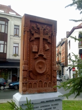 Brussels_monument_to_the_Armenian_victims_1915_A